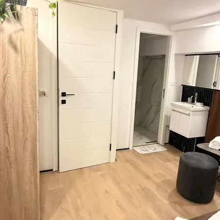 Oasis 11 *